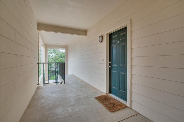 2209 Hancock DR 27, Austin, TX 78756