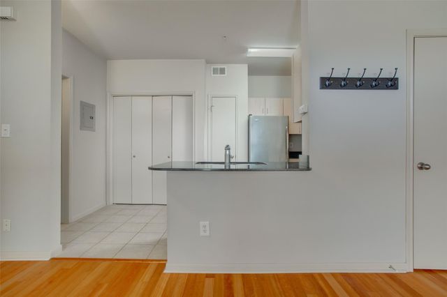 2209 Hancock DR 27, Austin, TX 78756