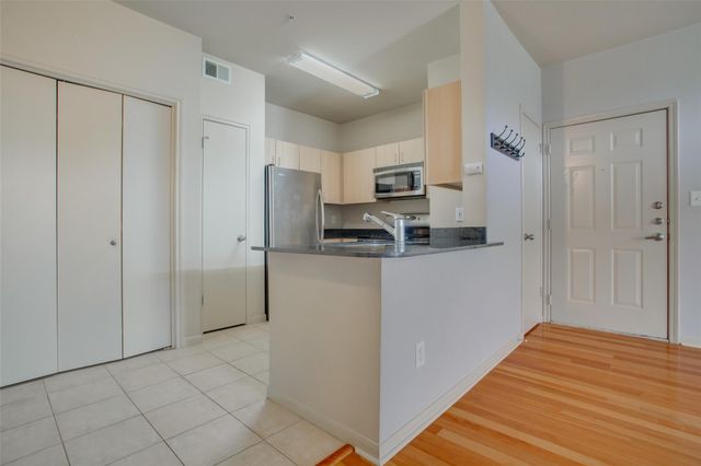 2209 Hancock DR 27, Austin, TX 78756