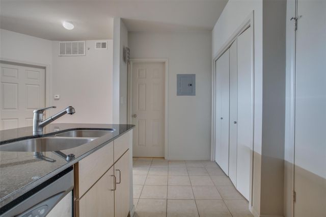 2209 Hancock DR 27, Austin, TX 78756