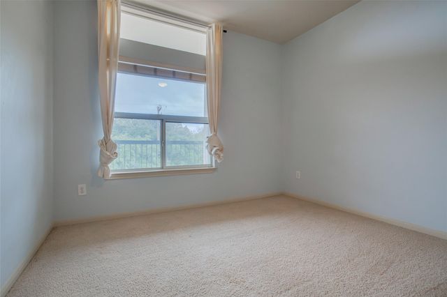 2209 Hancock DR 27, Austin, TX 78756