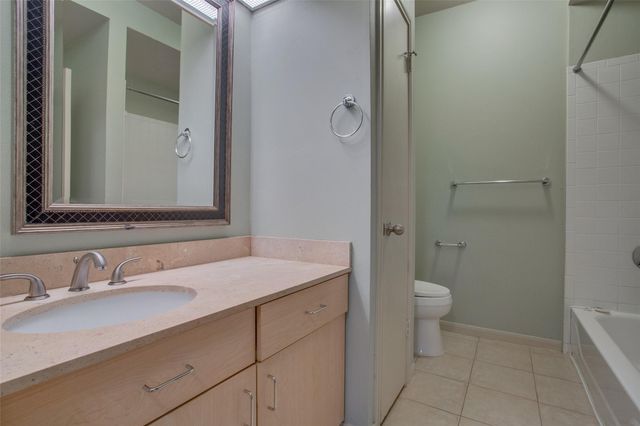2209 Hancock DR 27, Austin, TX 78756