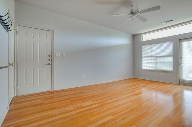 2209 Hancock DR 27, Austin, TX 78756