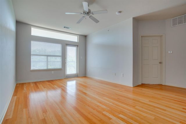 2209 Hancock DR 27, Austin, TX 78756