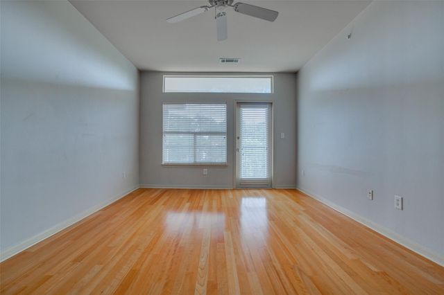2209 Hancock DR 27, Austin, TX 78756