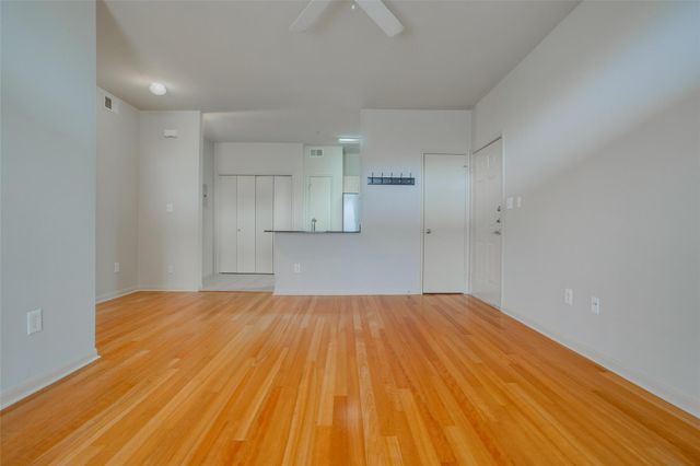 2209 Hancock DR 27, Austin, TX 78756