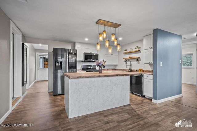 1410 Richardson Drive, Anchorage, AK 99504