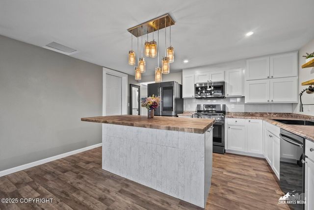 1410 Richardson Drive, Anchorage, AK 99504