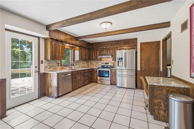 18308 & 18306 S State Route D Highway, Belton, MO 64012