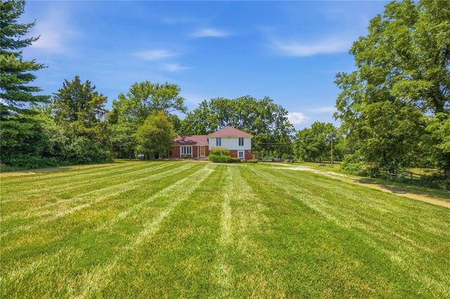 18308 & 18306 S State Route D Highway, Belton, MO 64012
