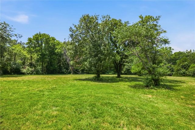 18308 & 18306 S State Route D Highway, Belton, MO 64012