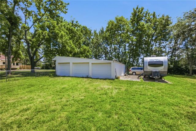 18308 & 18306 S State Route D Highway, Belton, MO 64012