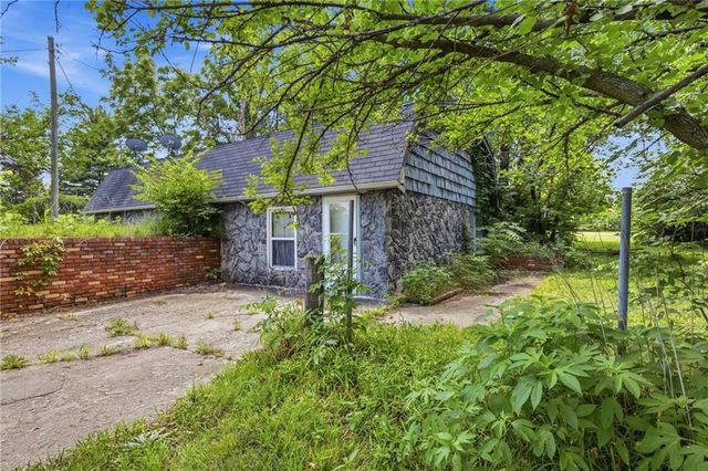 18308 & 18306 S State Route D Highway, Belton, MO 64012