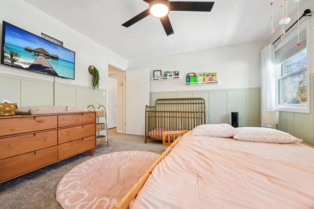 3821 S Sunny View DRIVE, New Berlin, WI 53151