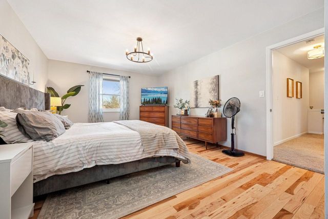 3821 S Sunny View DRIVE, New Berlin, WI 53151