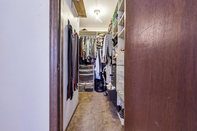 3821 S Sunny View DRIVE, New Berlin, WI 53151