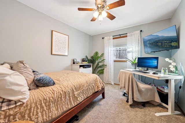 3821 S Sunny View DRIVE, New Berlin, WI 53151