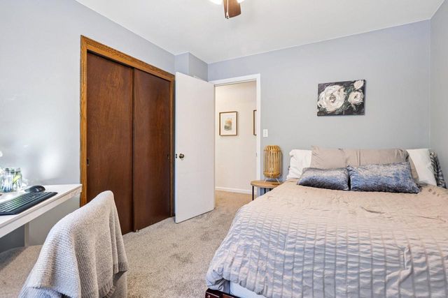 3821 S Sunny View DRIVE, New Berlin, WI 53151