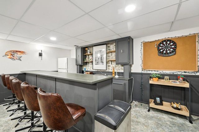 3821 S Sunny View DRIVE, New Berlin, WI 53151