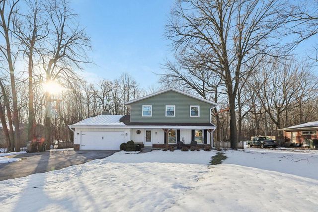 3821 S Sunny View DRIVE, New Berlin, WI 53151