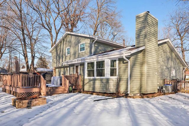 3821 S Sunny View DRIVE, New Berlin, WI 53151