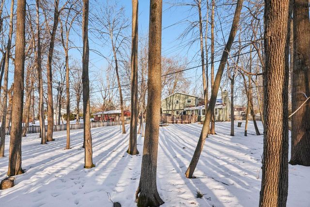 3821 S Sunny View DRIVE, New Berlin, WI 53151