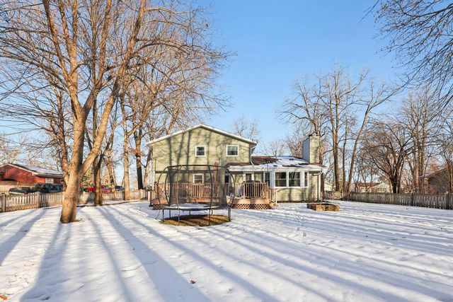 3821 S Sunny View DRIVE, New Berlin, WI 53151