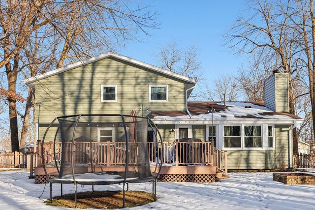 3821 S Sunny View DRIVE, New Berlin, WI 53151