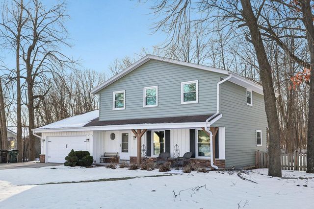 3821 S Sunny View DRIVE, New Berlin, WI 53151