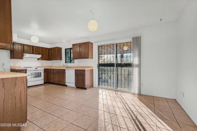 1608 W Placita Montuoso, Tucson, AZ 85737