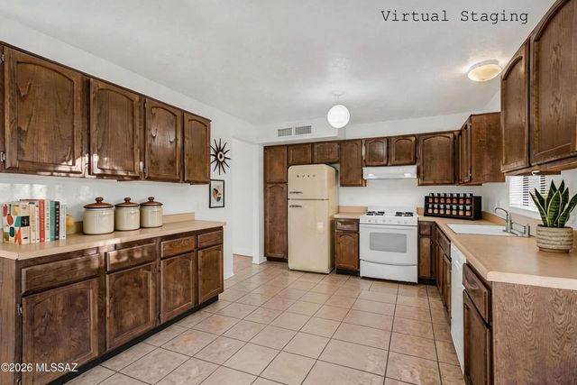 1608 W Placita Montuoso, Tucson, AZ 85737