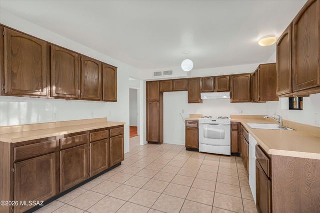 1608 W Placita Montuoso, Tucson, AZ 85737