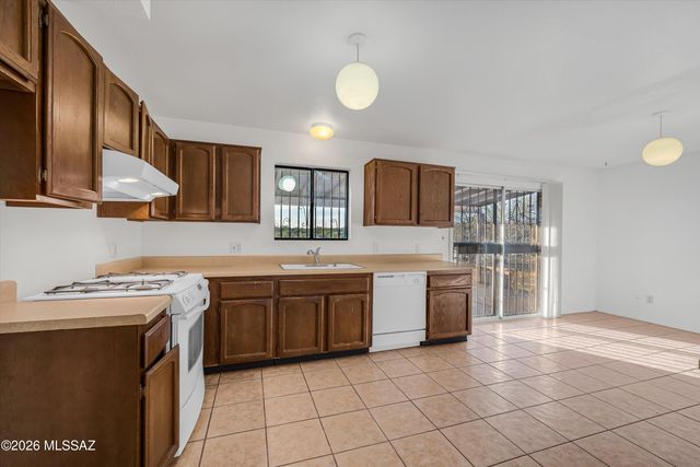 1608 W Placita Montuoso, Tucson, AZ 85737