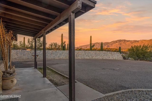 1608 W Placita Montuoso, Tucson, AZ 85737