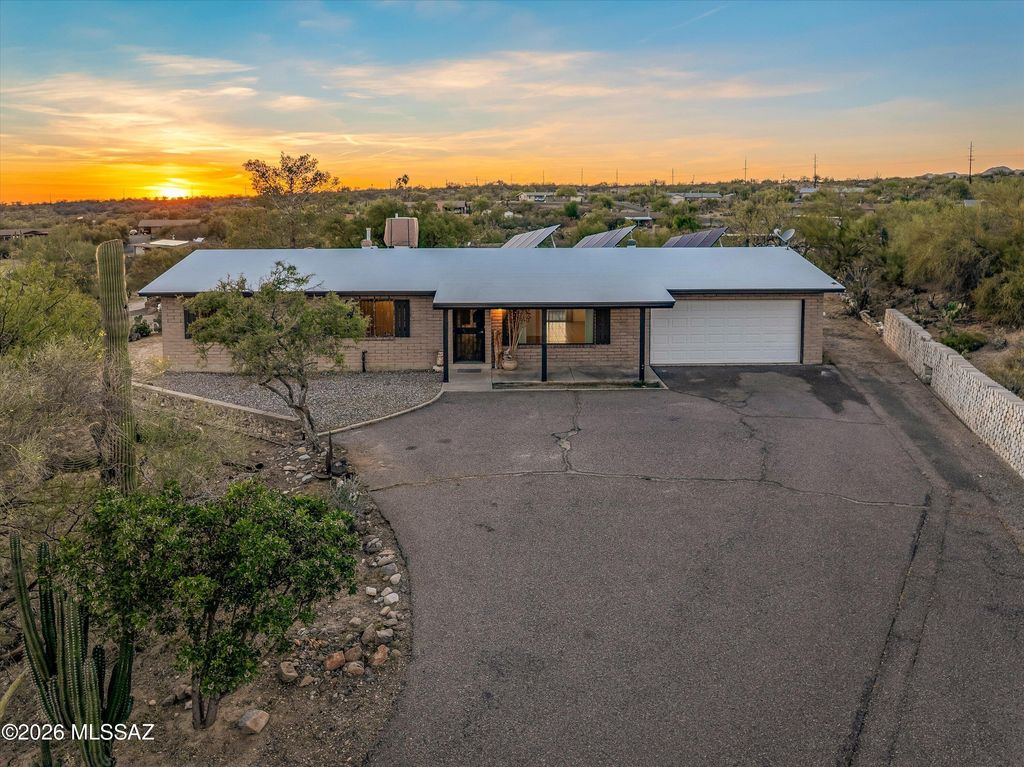 1608 W Placita Montuoso, Tucson, AZ 85737