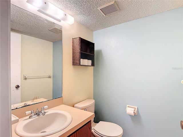 16851 LE CLARE SHORES DRIVE, Tampa, FL 33624