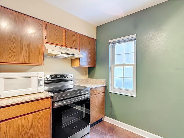 16851 LE CLARE SHORES DRIVE, Tampa, FL 33624