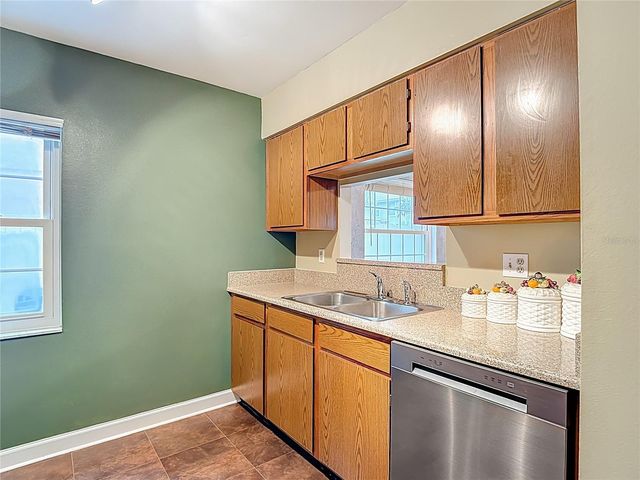 16851 LE CLARE SHORES DRIVE, Tampa, FL 33624