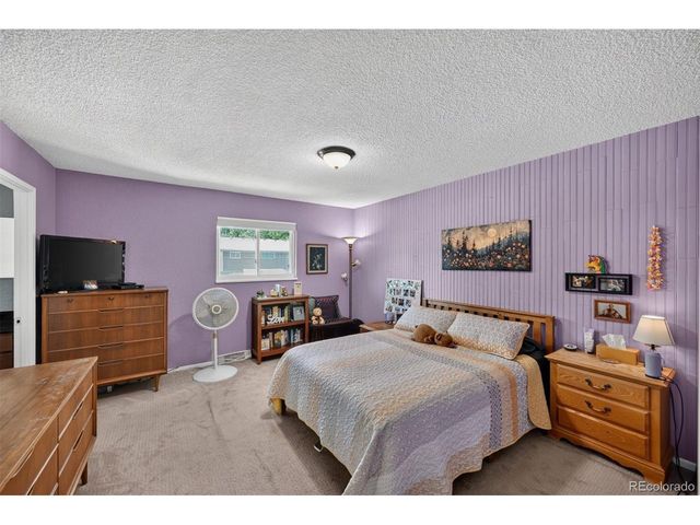 614 S Xenon Ct, Lakewood, CO 80228