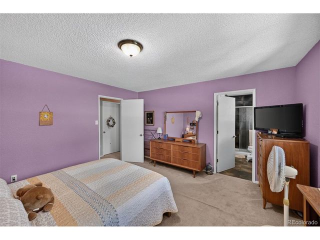 614 S Xenon Ct, Lakewood, CO 80228