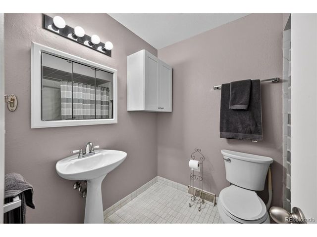 614 S Xenon Ct, Lakewood, CO 80228