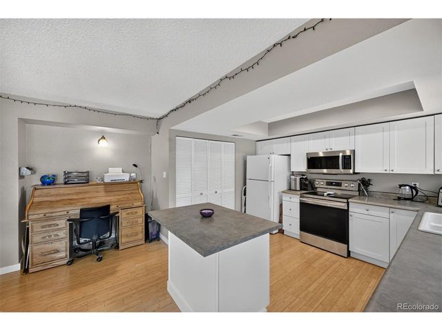 614 S Xenon Ct, Lakewood, CO 80228