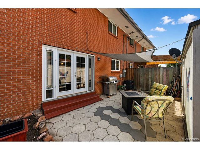 614 S Xenon Ct, Lakewood, CO 80228
