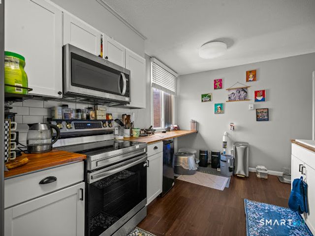 799 Prospect Avenue APT C6, West Hartford, CT 06105