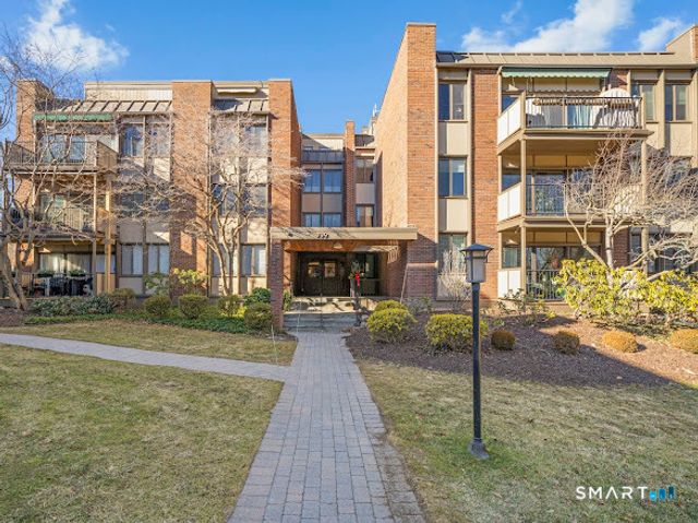 799 Prospect Avenue APT C6, West Hartford, CT 06105