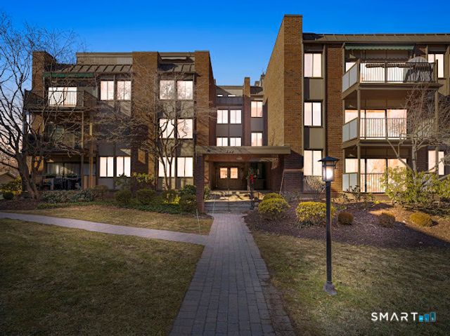 799 Prospect Avenue APT C6, West Hartford, CT 06105