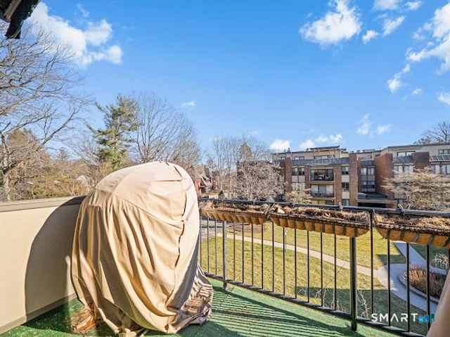 799 Prospect Avenue APT C6, West Hartford, CT 06105