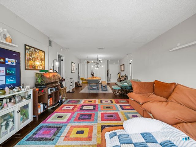 799 Prospect Avenue APT C6, West Hartford, CT 06105