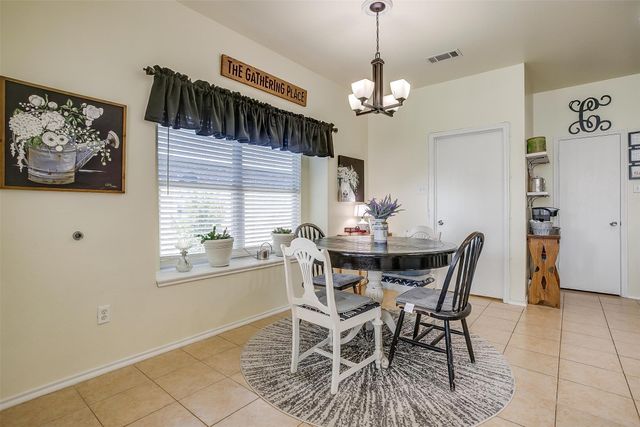 909 Hunter Lane, Burleson, TX 76028