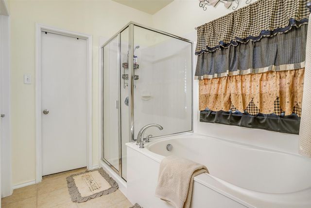 909 Hunter Lane, Burleson, TX 76028